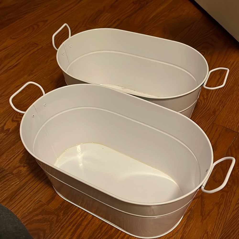 Storage bins